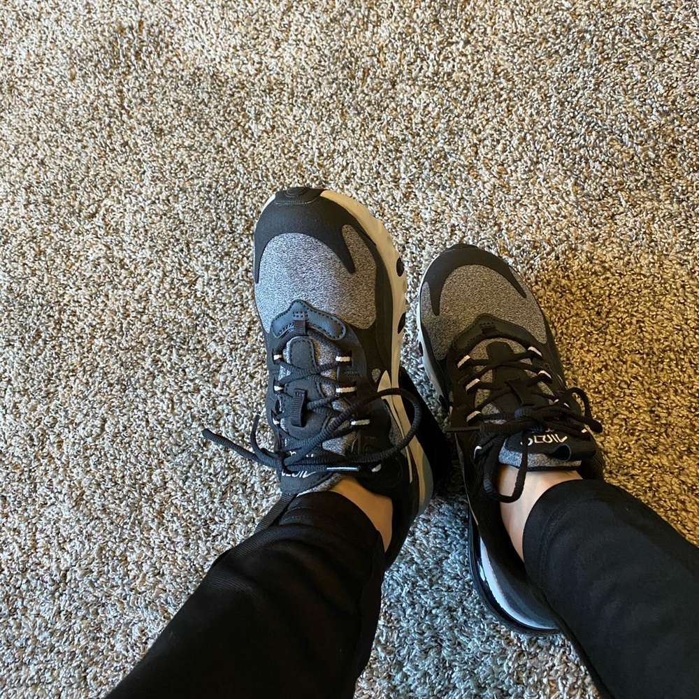 FLASH SALE Nike Air Max 270 React Women’s Sneakers - Picture 4 of 11